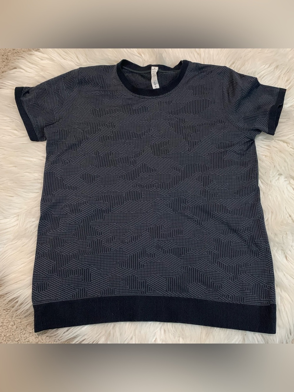 Lululemon Swiftly Breathe Short Sleeve Top
Vented Camo Black Asphalt Grey Size 8